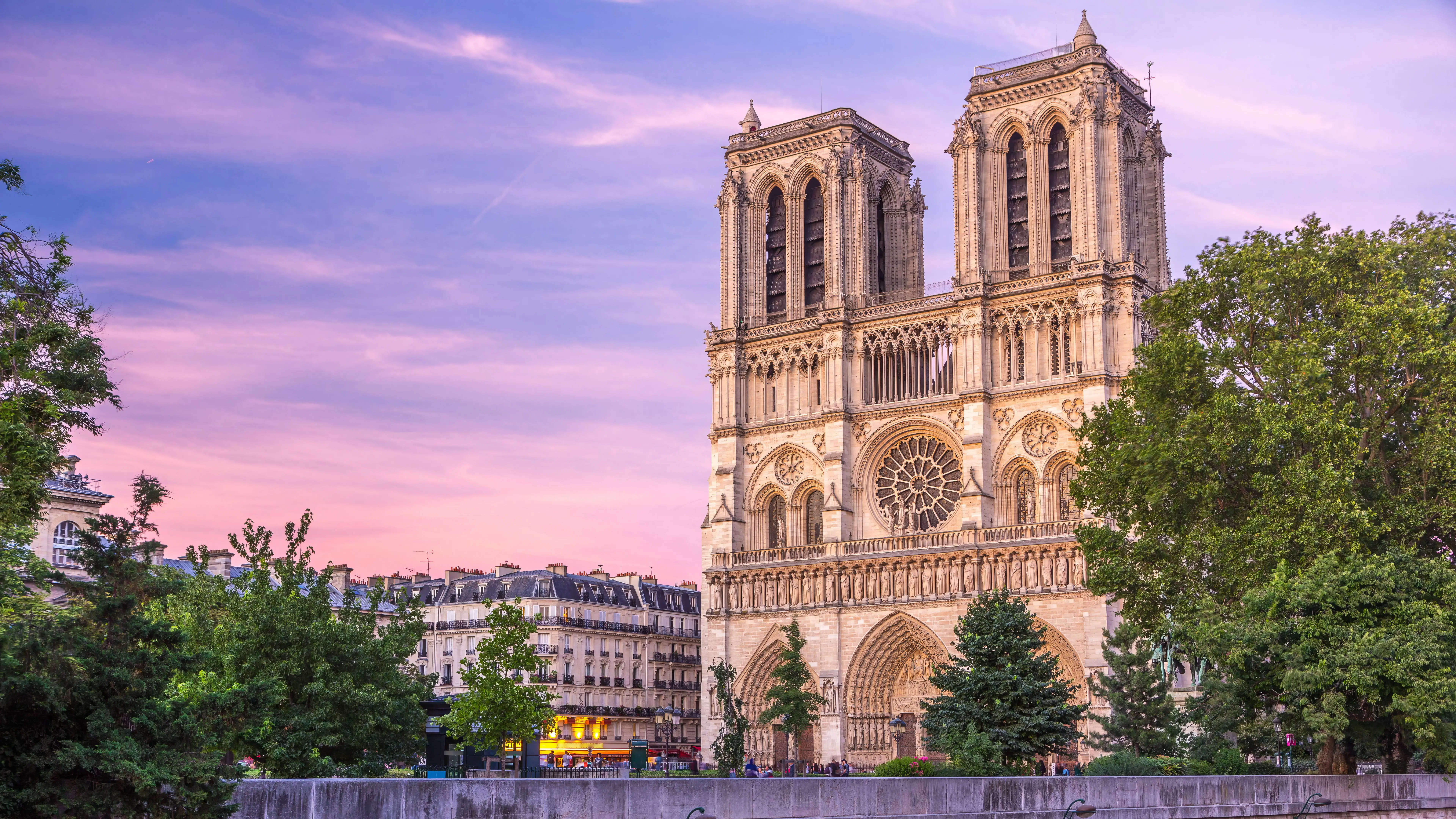 Hotel near Notre-Dame de Paris – the Heart of History